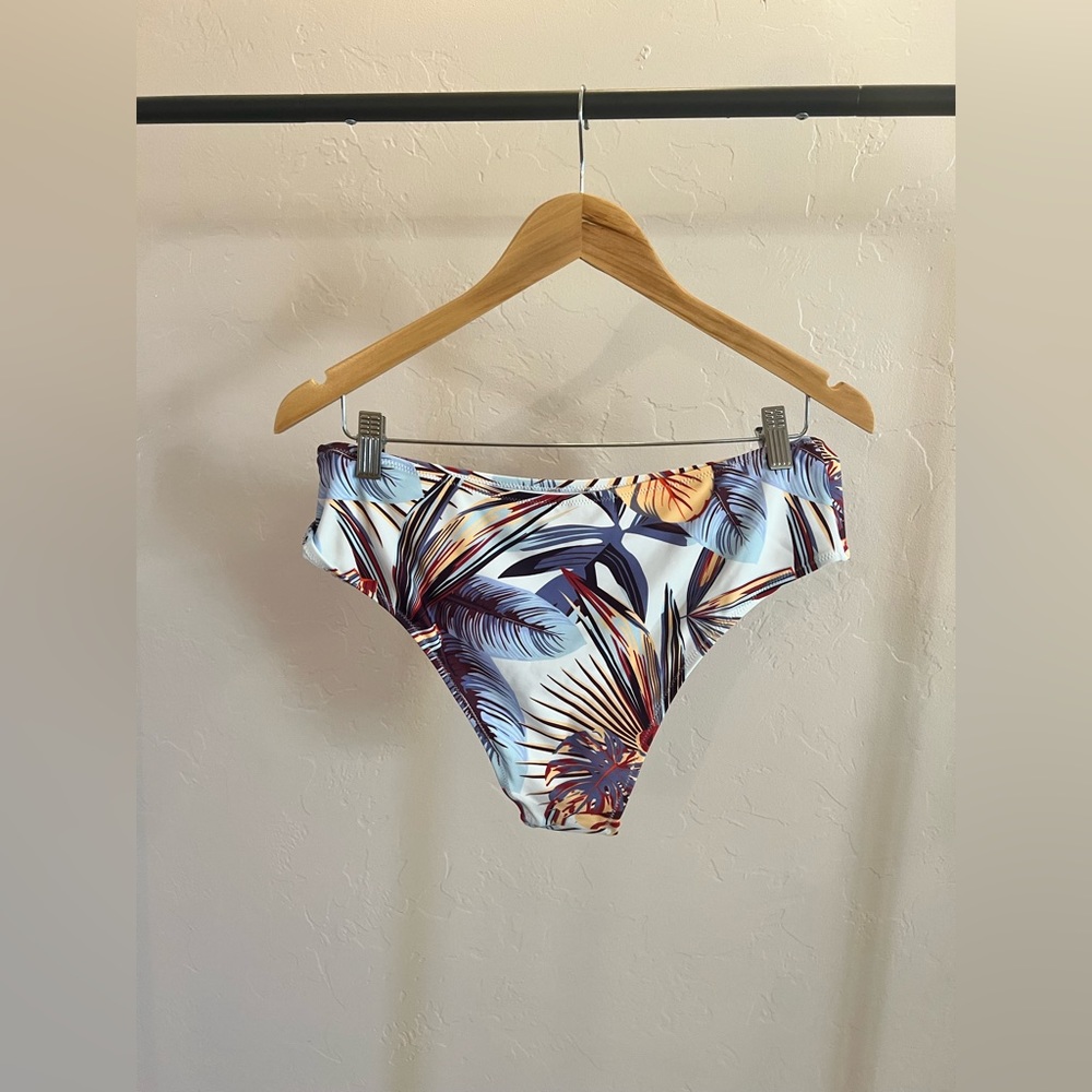 NWT Cupshe High-Waisted Bottoms, Hawaiian/Floral Pattern, Size XL